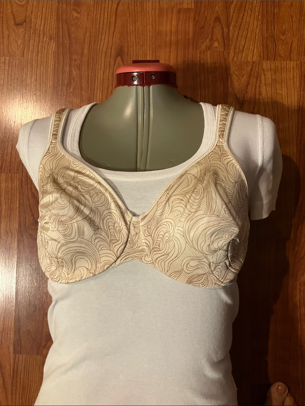 Hanes White Bra Care Tag with Black Print
